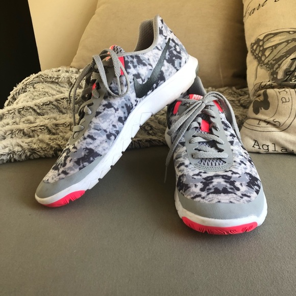 Nike shoes - Picture 3 of 6